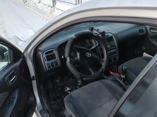 2001 Toyota Avensis I Рестайлинг, серый, 400000 рублей, вид 4