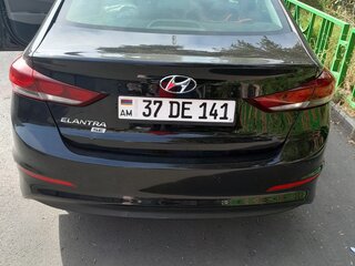 2017 Hyundai Elantra VI (AD), чёрный, 1000000 рублей, вид 3