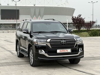 2017 Toyota Land Cruiser 200 Series Рестайлинг 2, чёрный, 6000000 рублей, вид 1