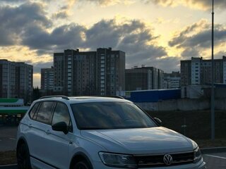 2020 Volkswagen Tiguan Allspace II, белый, 2900000 рублей, вид 1