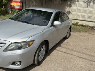 2011 Toyota Camry VI (XV40) Рестайлинг, серебристый, 1250000 рублей, вид 1