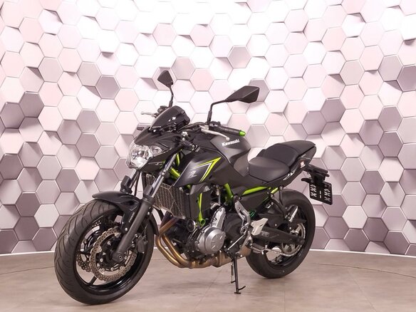 2019 Kawasaki Z 650, чёрный - вид 1
