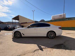 2022 BMW 5 серии Long 530Li VII (G30/G31/G38) Рестайлинг, белый, 5250000 рублей, вид 4