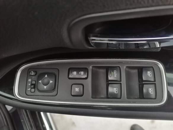 2017 Mitsubishi Outlander PHEV III Рестайлинг 2, чёрный, 2600000 рублей - вид 10