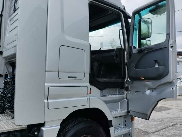 2016 Mercedes-Benz Actros, серебристый, 6500000 рублей - вид 5