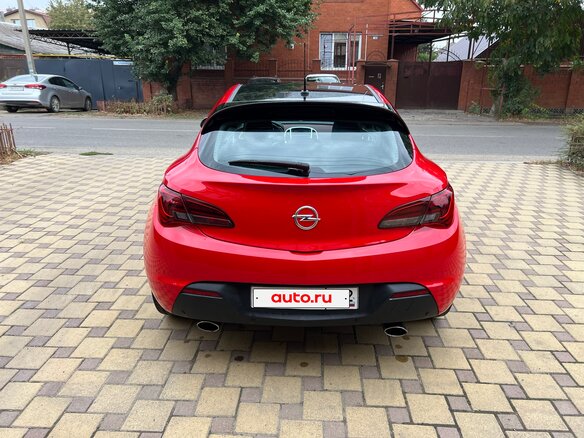 2013 Opel Astra GTC J Рестайлинг, красный, 899999 рублей - вид 4