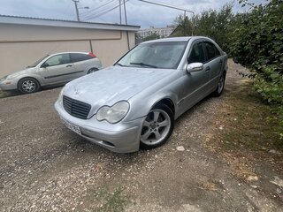 2001 Mercedes-Benz C-Класс 180 II (W203), серебристый, 310000 рублей, вид 1