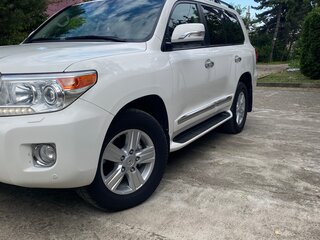 2015 Toyota Land Cruiser 200 Series Рестайлинг 1, белый, 4800000 рублей, вид 1