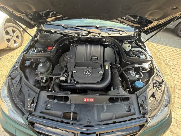 2011 Mercedes-Benz C-Класс 180 BlueEFFICIENCY III (W204) Рестайлинг, чёрный, 1340000 рублей - вид 16