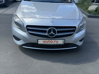 2013 Mercedes-Benz A-Класс 200 III (W176), серебристый, 1390000 рублей, вид 1