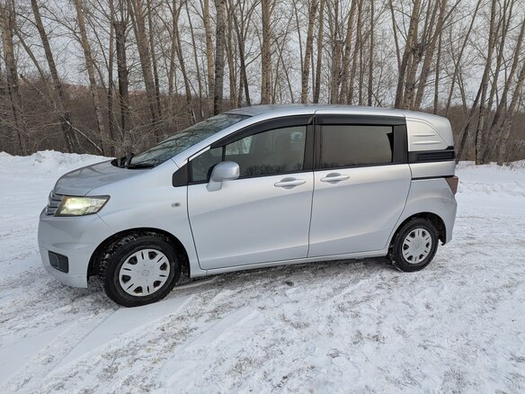 2010 Honda Freed I, серебристый, 1100000 рублей - вид 4