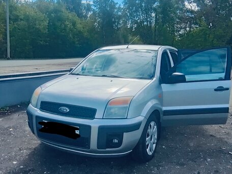 2007 Ford Fusion I Рестайлинг, серебристый, 450000 рублей, вид 1