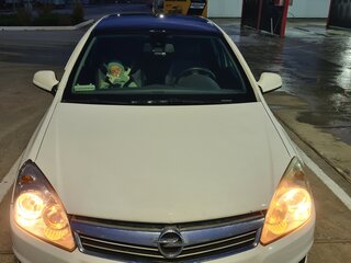 2011 Opel Astra H Рестайлинг, белый, 700000 рублей, вид 3