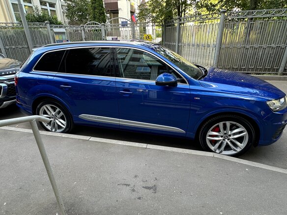 2016 Audi Q7 II (4M), синий, 4350000 рублей - вид 3
