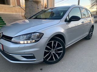 2019 Volkswagen Golf VII Рестайлинг, серебристый, 1799000 рублей, вид 2
