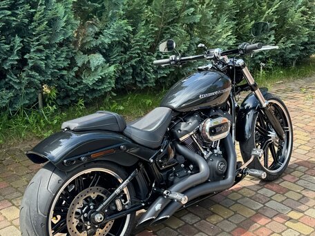 2017 Harley-Davidson Breakout, чёрный, 2490000 рублей, вид 1