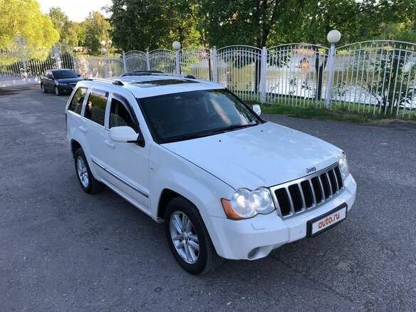 2008 Jeep Grand Cherokee III (WK), белый - вид 2