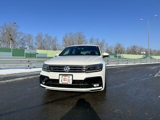 2019 Volkswagen Tiguan II, белый, 2299999 рублей, вид 4