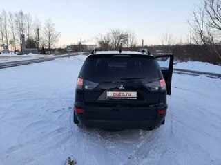 2011 Mitsubishi Outlander II Рестайлинг, чёрный, 1100000 рублей, вид 4