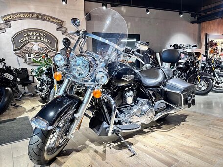 2018 Harley-Davidson Road King, чёрный, 2400000 рублей, вид 3