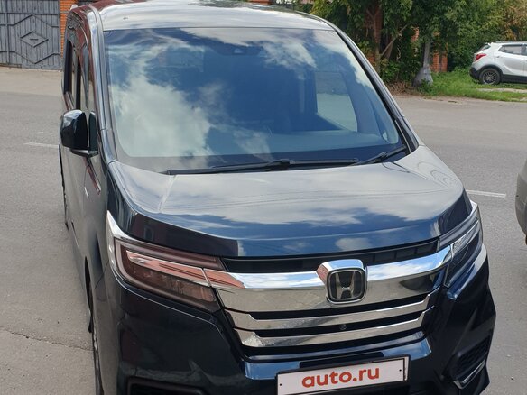 2019 Honda Stepwgn Spada V Рестайлинг, зелёный, 3150000 рублей - вид 1