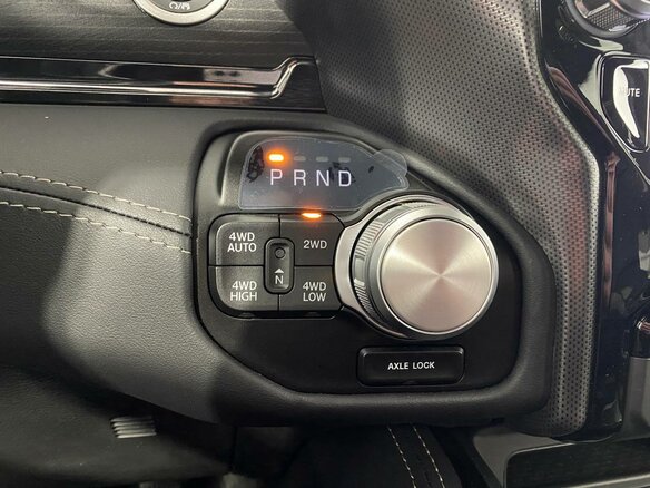 2023 Ram 1500 Crew Cab V, чёрный - вид 19