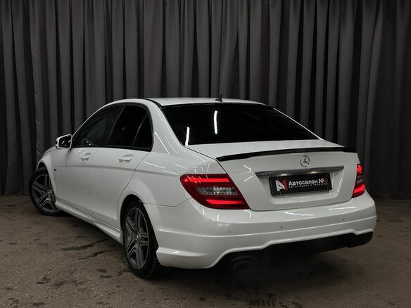 2011 Mercedes-Benz C-Класс 180 BlueEFFICIENCY III (W204) Рестайлинг, белый - вид 4