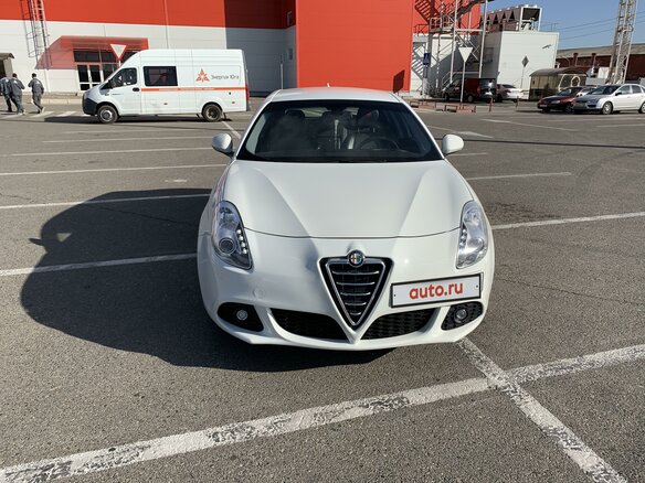 2012 Alfa Romeo Giulietta III, белый - вид 1