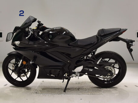 2021 Yamaha YZF-R3, чёрный, 600000 рублей, вид 2