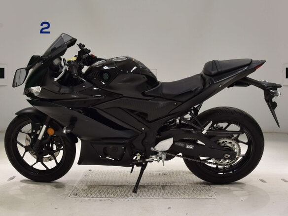 2021 Yamaha YZF-R3, чёрный, 600000 рублей - вид 1
