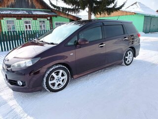 2010 Toyota Wish II, красный, 1330000 рублей, вид 4