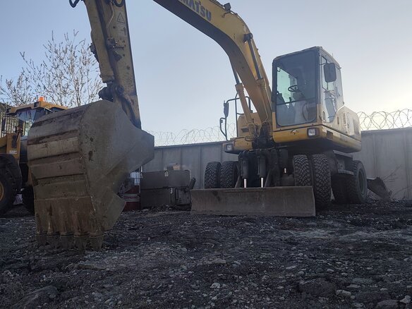 2006 Komatsu PW160, жёлтый