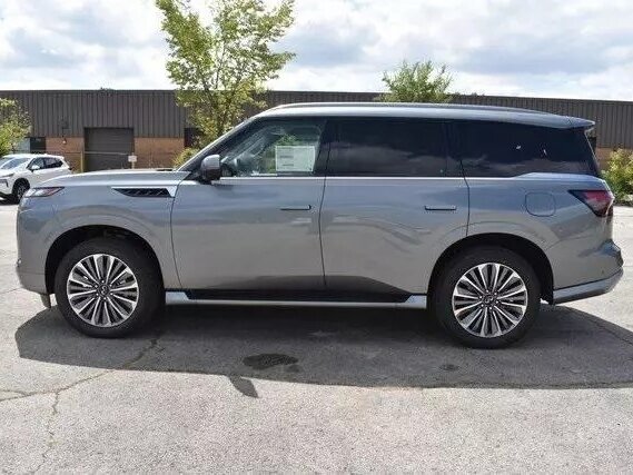 2026 Infiniti QX80 II, серебристый, 14626268 рублей - вид 2
