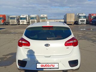 2018 Kia Ceed II Рестайлинг, белый, 1400000 рублей, вид 3