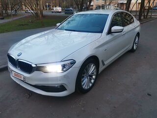 2017 BMW 5 серии 520d xDrive VII (G30/G31/G38), белый, 2200000 рублей, вид 1
