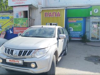 2015 Mitsubishi L200 V, серебристый, 2300000 рублей, вид 2