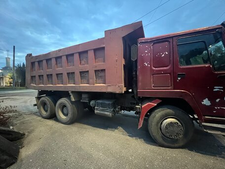 2007 Sinotruk Howo A5, красный, 990000 рублей, вид 3