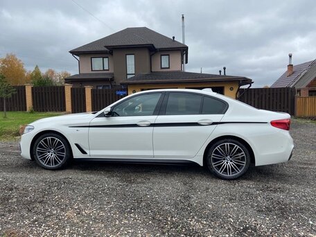 2019 BMW 5 серии 530d xDrive VII (G30/G31/G38), белый, 5100000 рублей, вид 4