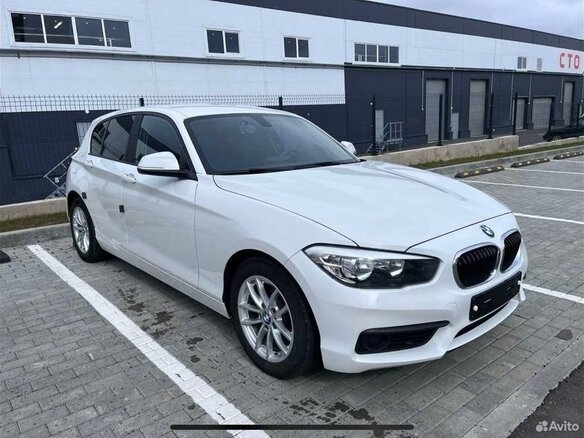 2017 BMW 1 серии 118d II (F20/F21) Рестайлинг, белый, 1700000 рублей - вид 2
