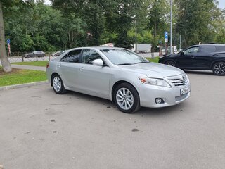 2011 Toyota Camry VI (XV40) Рестайлинг, серебристый, 1050000 рублей, вид 3