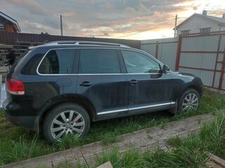 2006 Volkswagen Touareg I, чёрный, 1700000 рублей, вид 3
