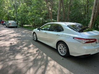 2019 Toyota Camry VIII (XV70), белый, 3300000 рублей, вид 4