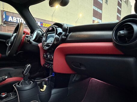 2019 Mini Hatch JCW III (F55/F56) Рестайлинг, чёрный, 2990000 рублей, вид 5