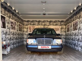 1995 Mercedes-Benz E-Класс 320 I (W124), чёрный, 2500000 рублей, вид 1