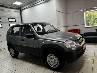 2013 Chevrolet Niva I Рестайлинг, серый, 560000 рублей, вид 3