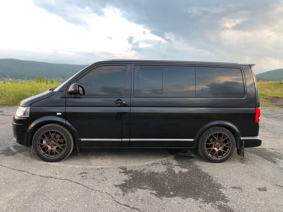 2012 Volkswagen Multivan T5 Рестайлинг, чёрный, 3650000 рублей - вид 3