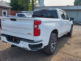 2022 Chevrolet Silverado Crew Cab IV (T1XX) Рестайлинг, белый, 4700000 рублей, вид 4