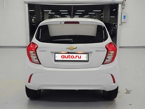 2022 Chevrolet Spark IV Рестайлинг, белый, 950000 рублей - вид 3