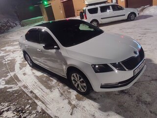 2018 Skoda Octavia III (A7) Рестайлинг, белый, 1300000 рублей, вид 2