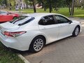 2021 Toyota Camry VIII (XV70) Рестайлинг, белый, 2749000 рублей - вид 2